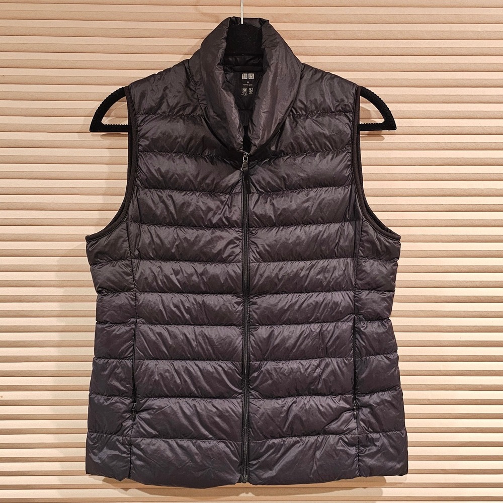 Uniqlo Ultra Light Down Vest Black Quilted Puffer Full Zip Mens M Pockets